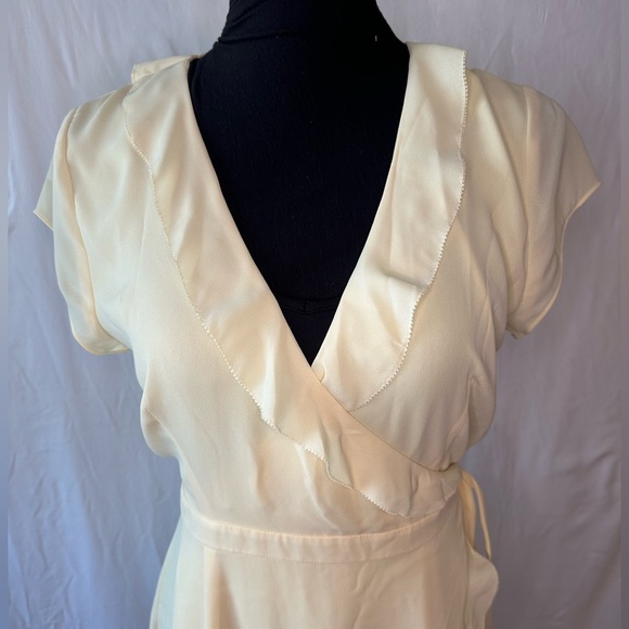 Aritzia Sunday Best Savoy Wrap Dress Ruffle Pale Yellow Tie Waist Sz 4 #593 - Picture 5 of 8